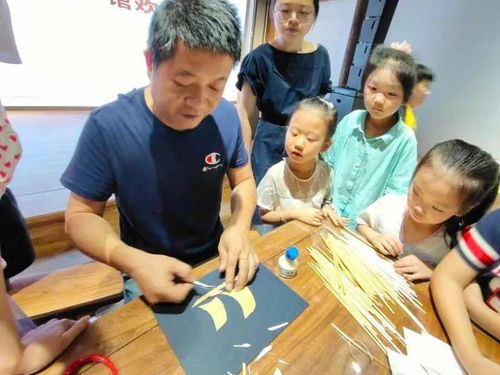 非遺進社區(qū)之麥秸畫制作